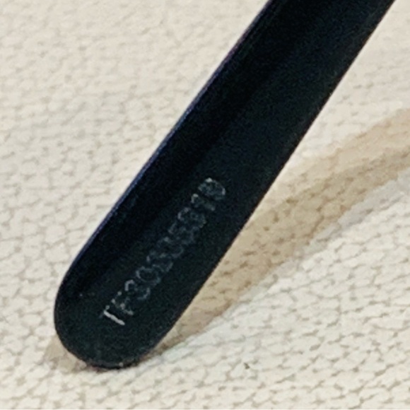 New LOEWE Sunglasses - Picture 12 of 13